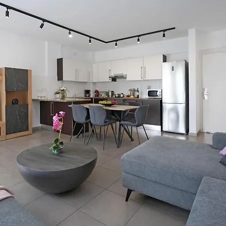 Διαμέρισμα Alessia 2bed - Coralli Beachfront *